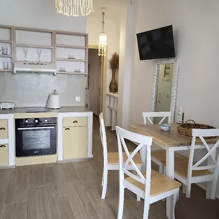 Holiday home Lareroom 3 σπίτι μπροστά στη παραλία με μικρή πισίνα *