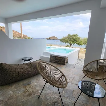 Holiday home Lareroom 3 σπίτι μπροστά στη παραλία με μικρή πισίνα