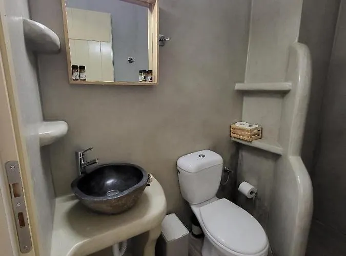 Lareroom 3 σπίτι μπροστά στη παραλία με μικρή πισίνα Semesterbostad