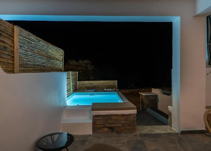 Semesterbostad Lareroom 3 σπίτι μπροστά στη παραλία με μικρή πισίνα Kithnos