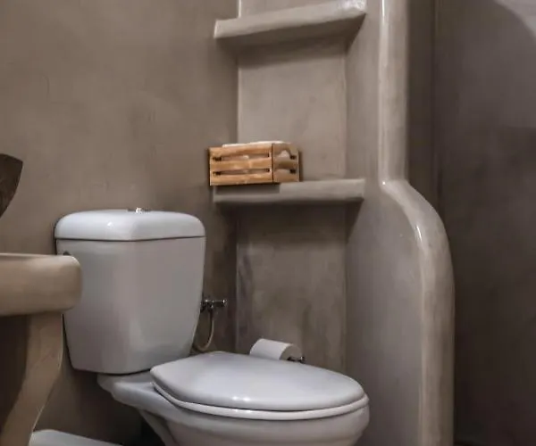 Semesterbostad Lareroom 3 σπίτι μπροστά στη παραλία με μικρή πισίνα