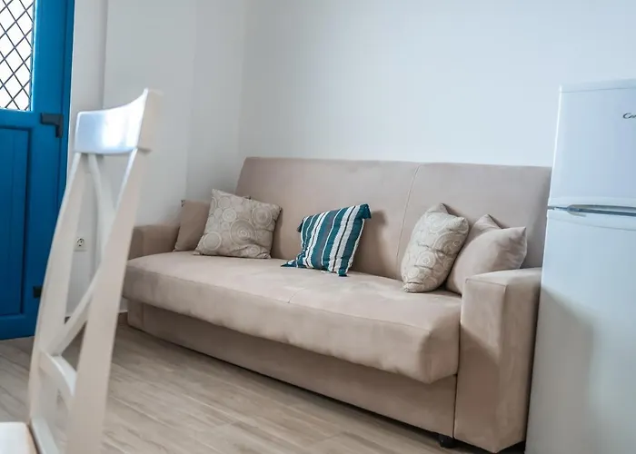 Semesterbostad Lareroom 3 σπίτι μπροστά στη παραλία με μικρή πισίνα Kithnos