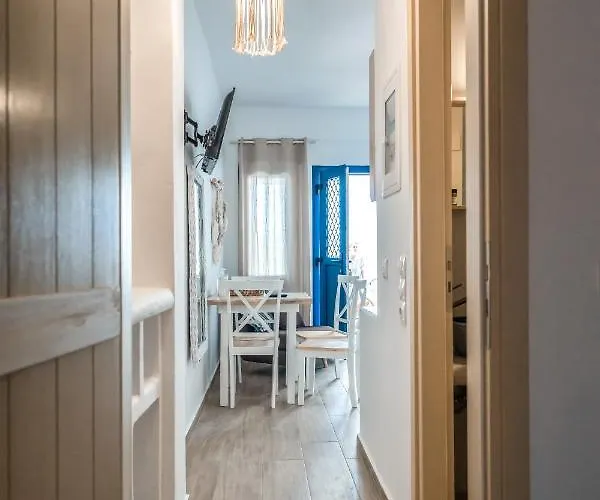 Lareroom 3 σπίτι μπροστά στη παραλία με μικρή πισίνα * Kithnos