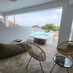 Hébergement de vacances Lareroom 3 σπίτι μπροστά στη παραλία με μικρή πισίνα