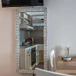 Lareroom 3 σπίτι μπροστά στη παραλία με μικρή πισίνα * Kythnos