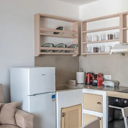 Lareroom 3 σπίτι μπροστά στη παραλία με μικρή πισίνα Nyaraló Kíthnosz