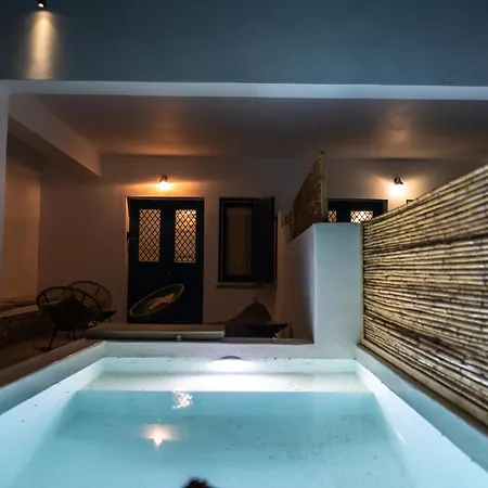 Lareroom 3 σπίτι μπροστά στη παραλία με μικρή πισίνα Kíthnosz