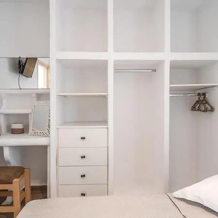 Lareroom 3 σπίτι μπροστά στη παραλία με μικρή πισίνα Kíthnosz