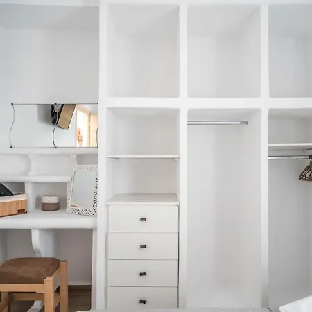 Lareroom 3 σπίτι μπροστά στη παραλία με μικρή πισίνα * Kíthnosz