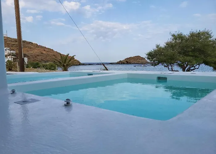 Lareroom 3 σπίτι μπροστά στη παραλία με μικρή πισίνα Сasa de vacaciones Kithnos