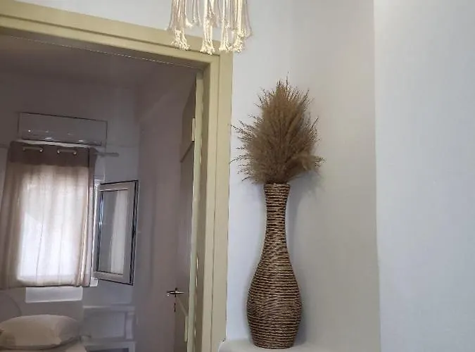 Lareroom 3 σπίτι μπροστά στη παραλία με μικρή πισίνα *