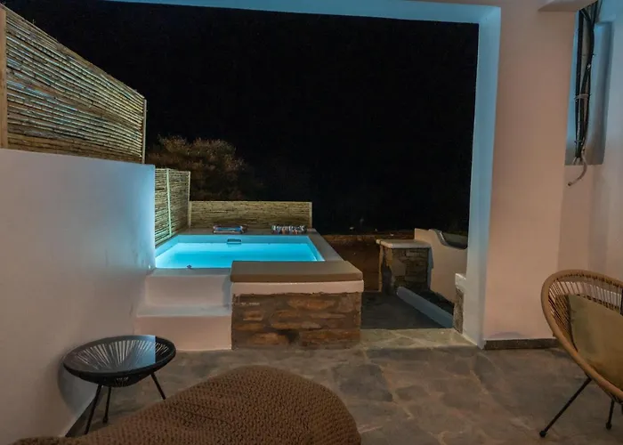 Lareroom 3 σπίτι μπροστά στη παραλία με μικρή πισίνα * Kithnos